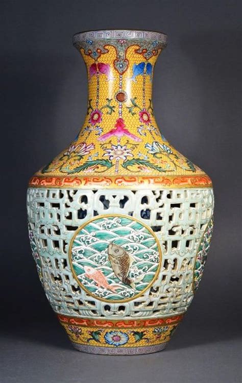 most expensive porcelain vase.